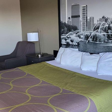 Super 8 By Wyndham Aurora/Naperville Area Zewnętrze zdjęcie